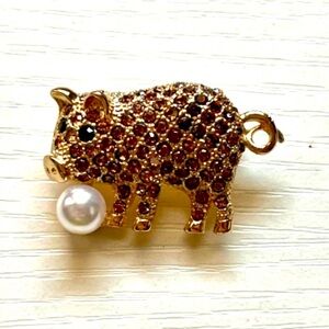 NEW Rhinestone Pig Brooch Rose Gold Tone Crystal Animal Pin Pearl Accent